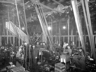 Operai di fabbrica a San Pietroburgo, c.1916